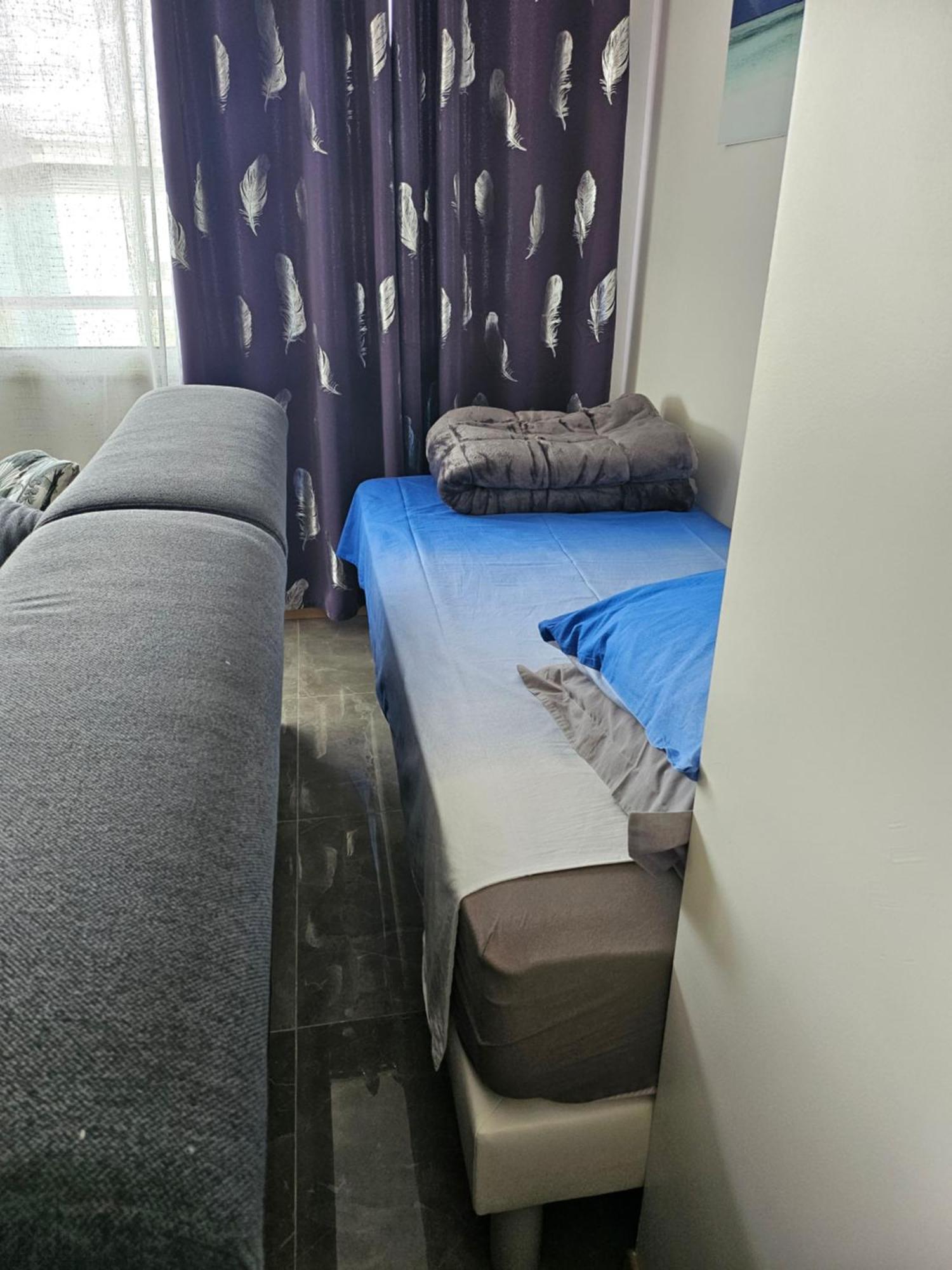 Bienvenue Chez Alain Et Marie Apartment Антиб Стая снимка